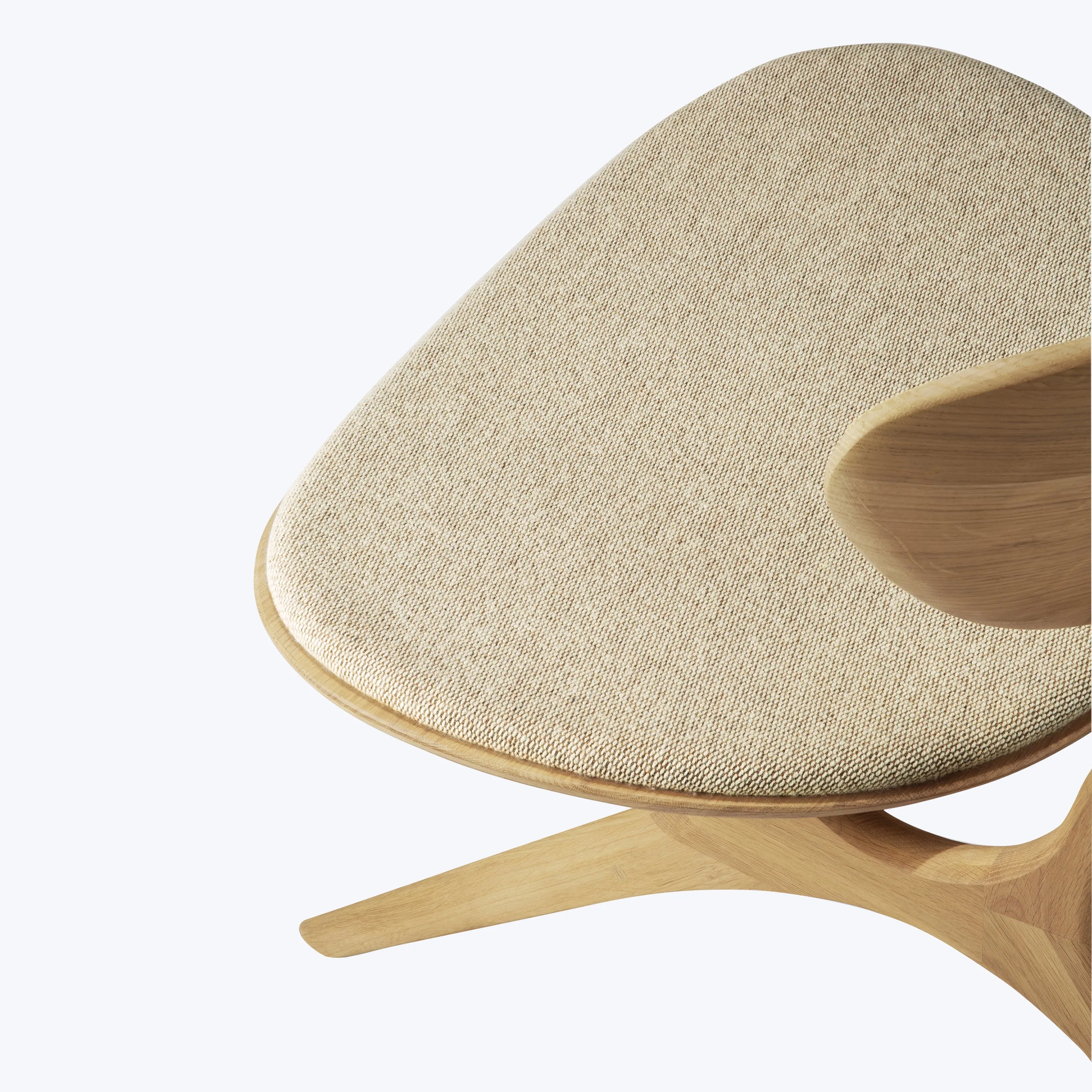 Eye Lounge Chair