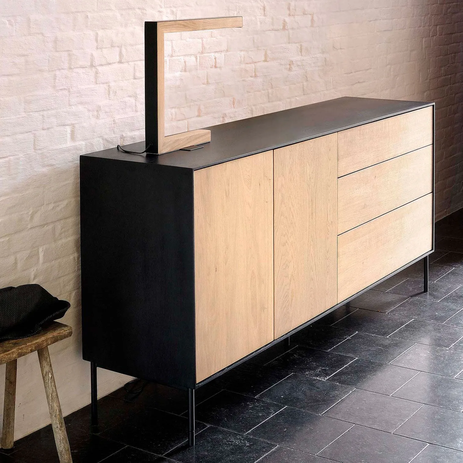 Oak 2-Door Blackbird Sideboard Black