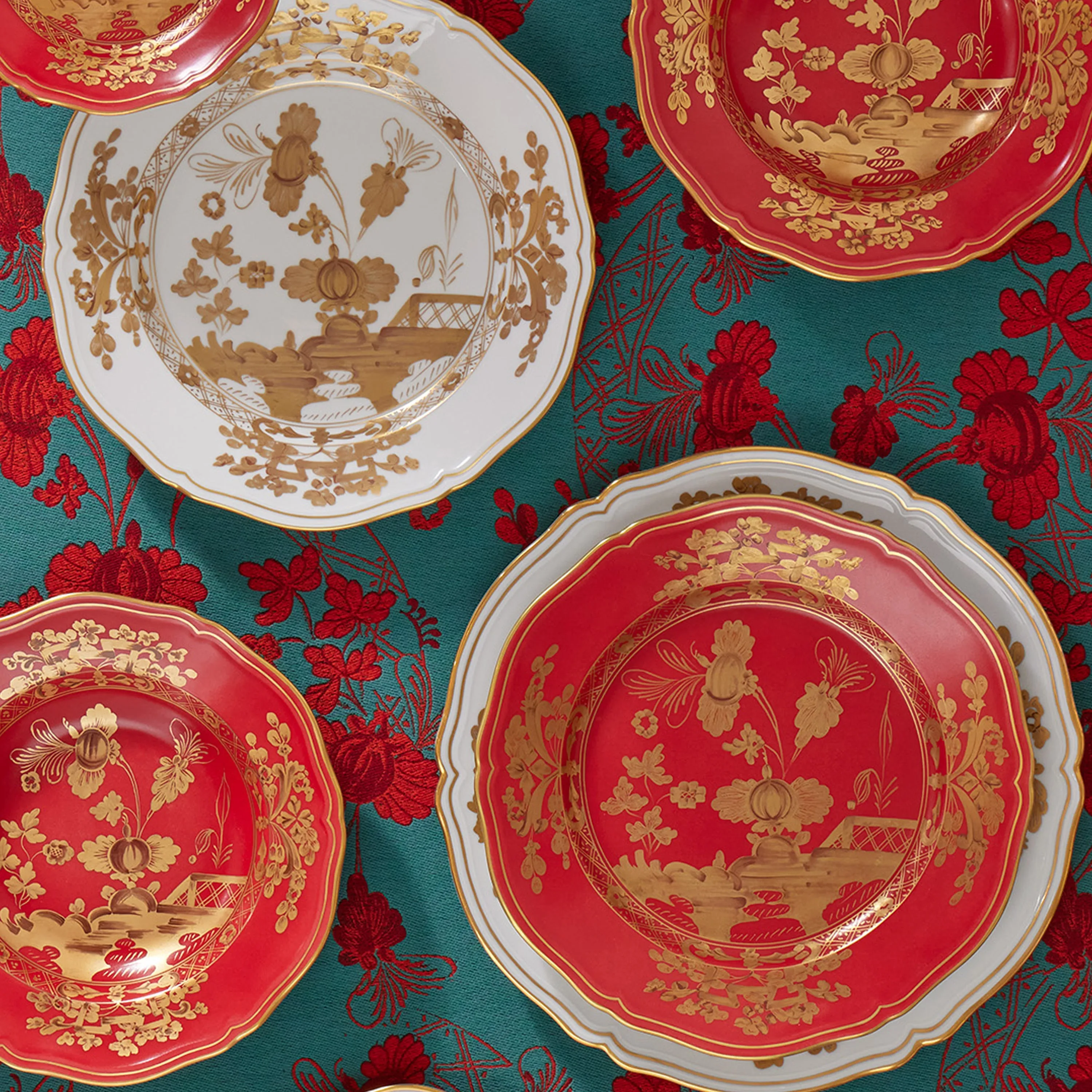 Oriente Gold Bread Plate