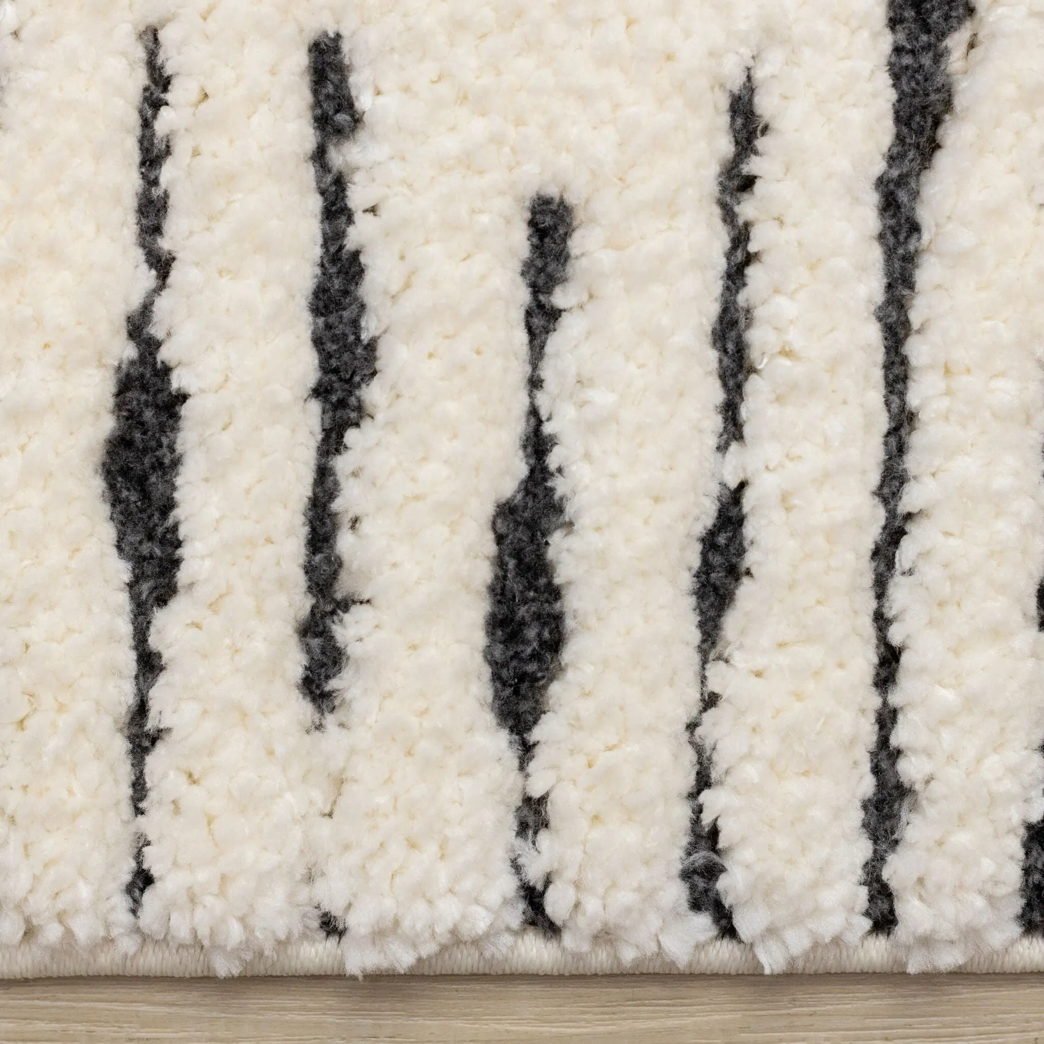 Talia 5'3" x 7'7" Striped Diamond Design Area Rug - Cream, Black