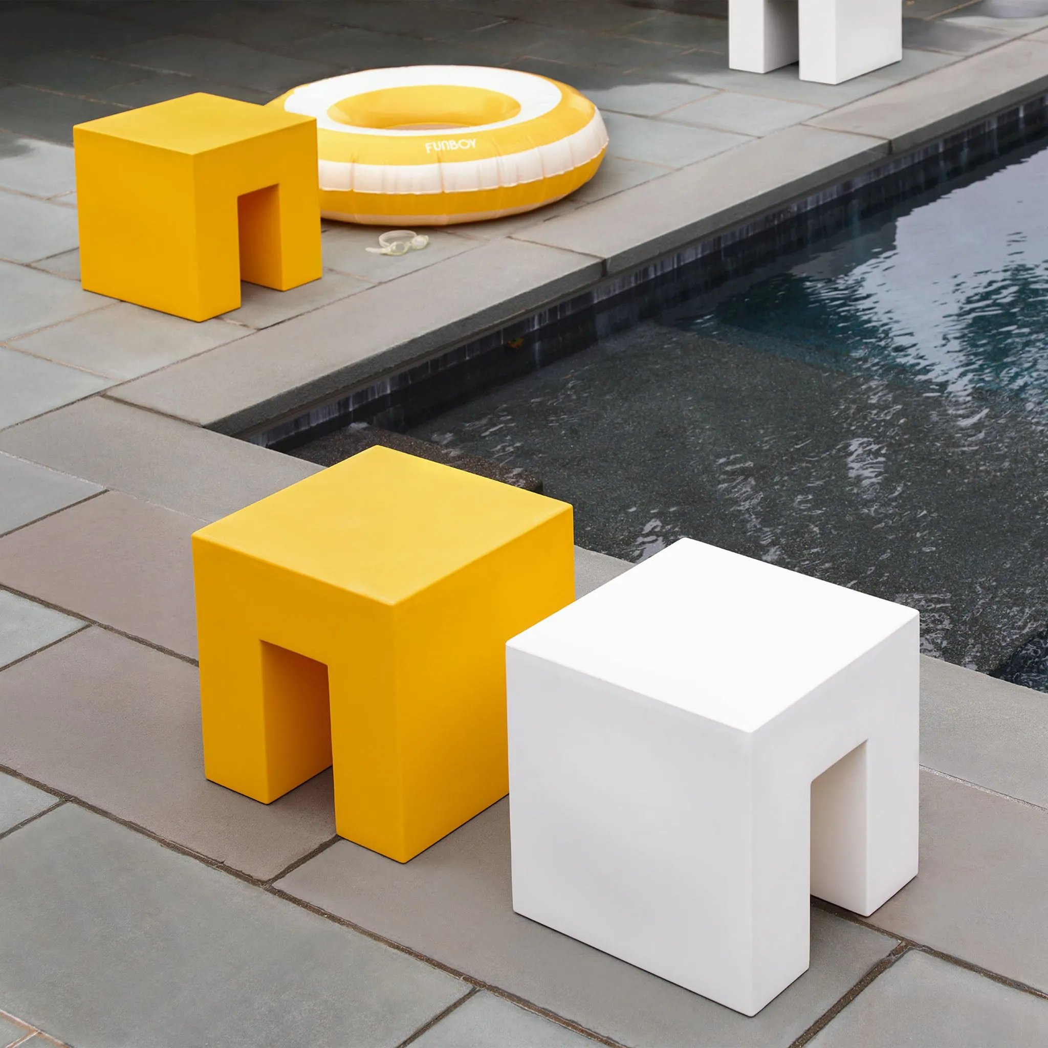 Vignelli Cube