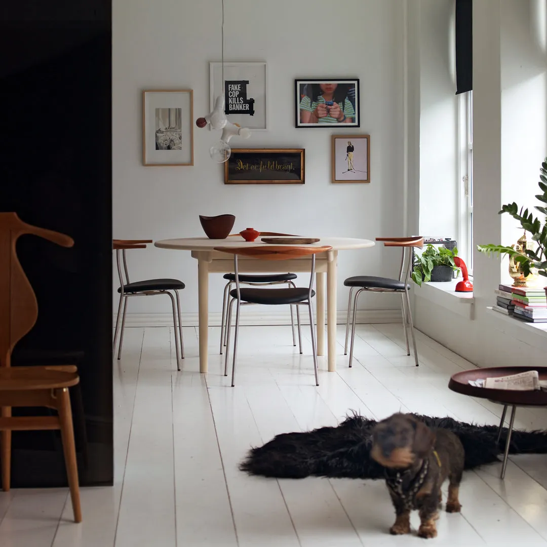 Wegner PP701 Minimal Chair
